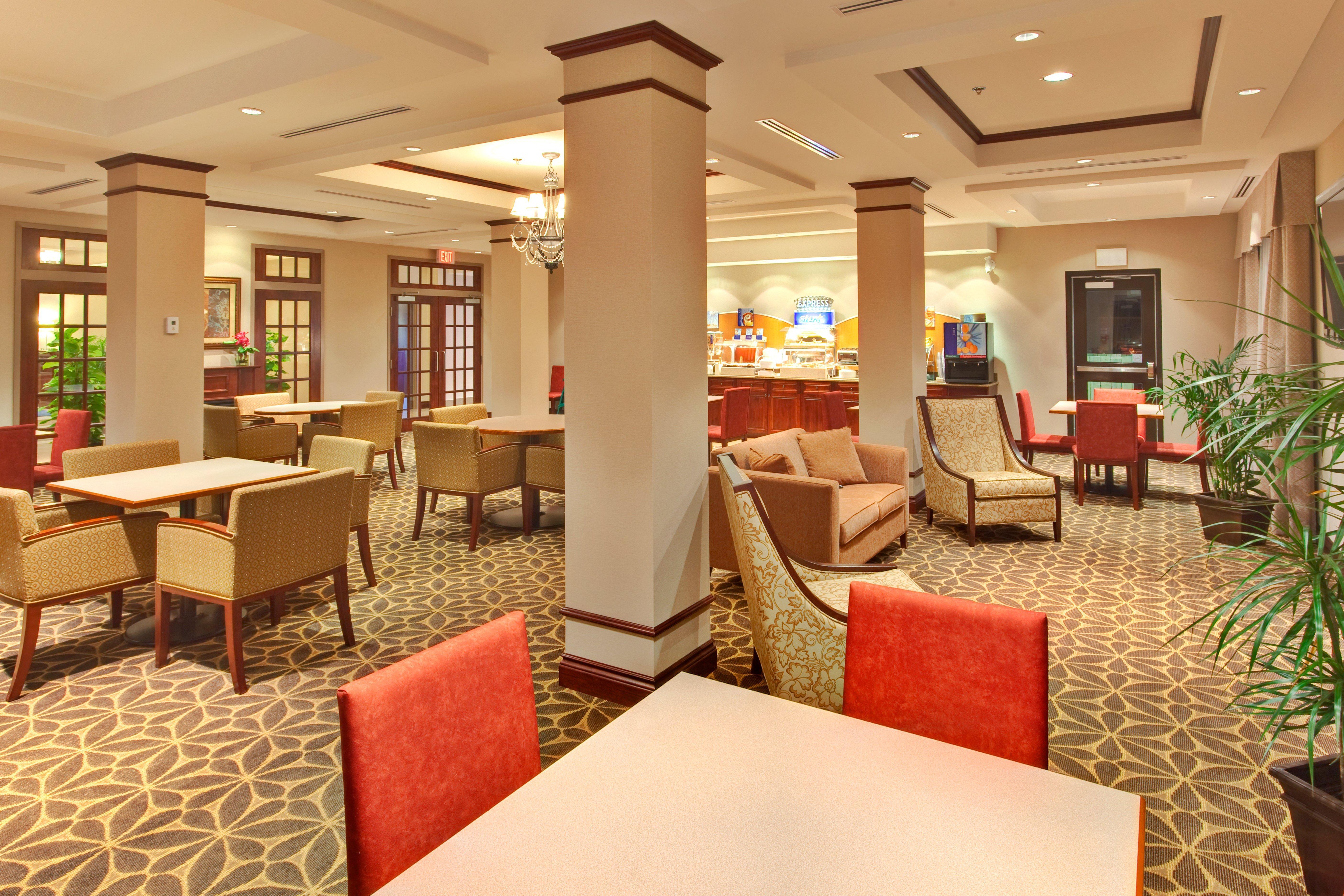 Holiday Inn Express Hotel & Suites Brockville By Ihg Экстерьер фото