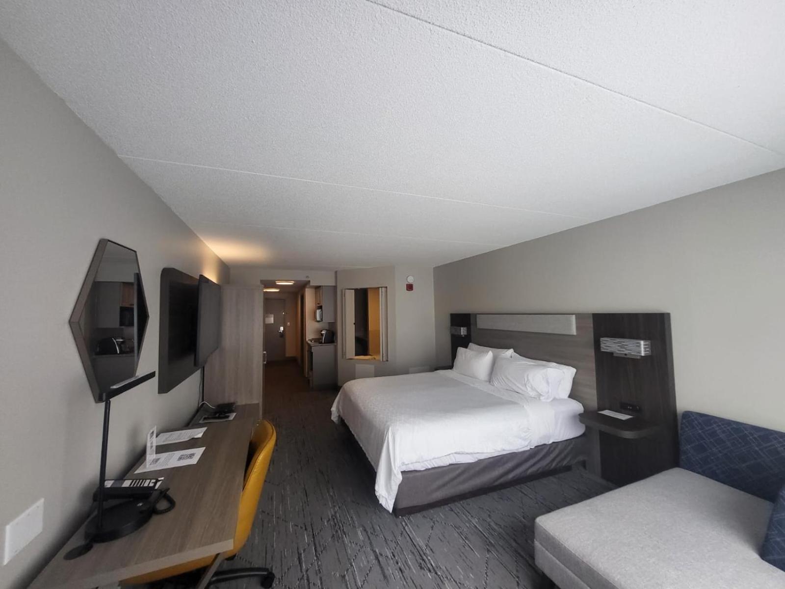 Holiday Inn Express Hotel & Suites Brockville By Ihg Экстерьер фото