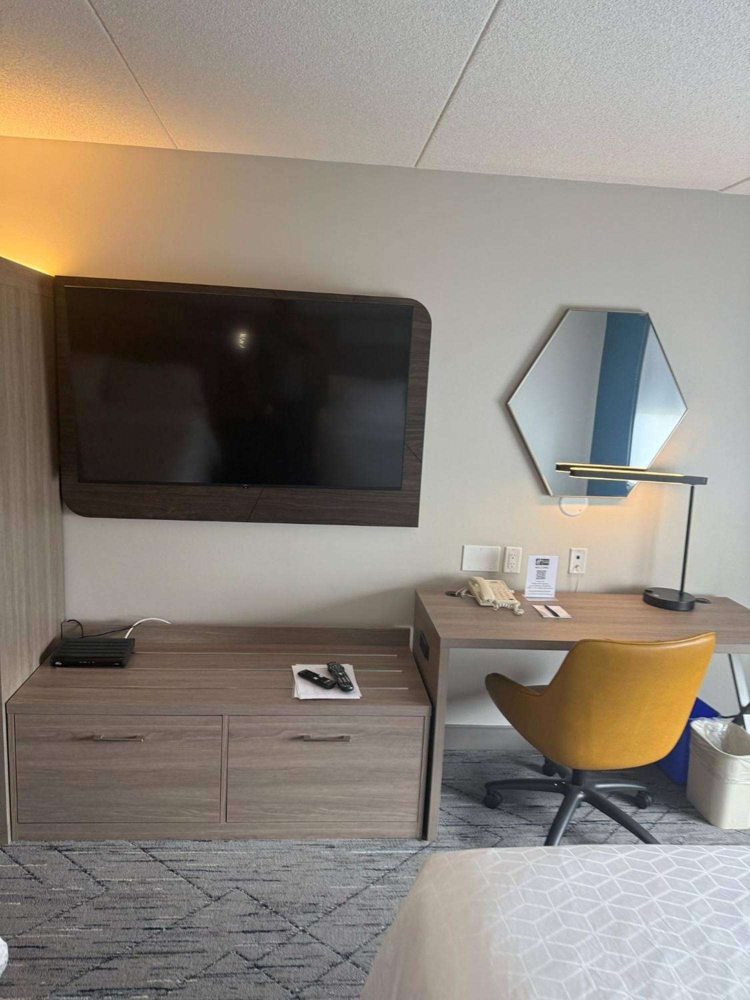 Holiday Inn Express Hotel & Suites Brockville By Ihg Экстерьер фото