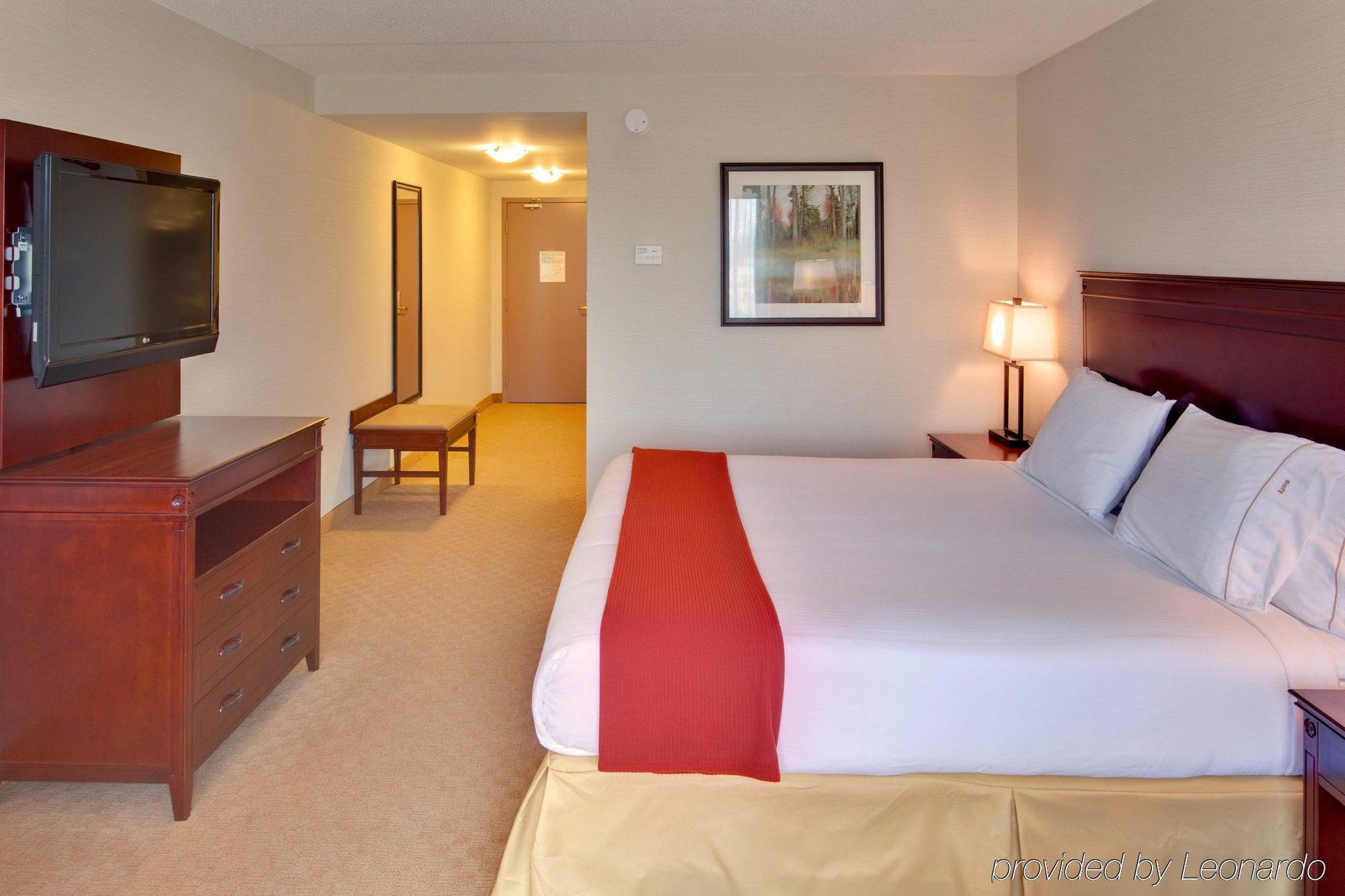 Holiday Inn Express Hotel & Suites Brockville By Ihg Экстерьер фото