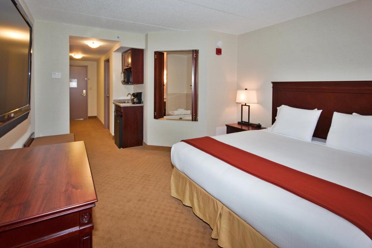 Holiday Inn Express Hotel & Suites Brockville By Ihg Экстерьер фото